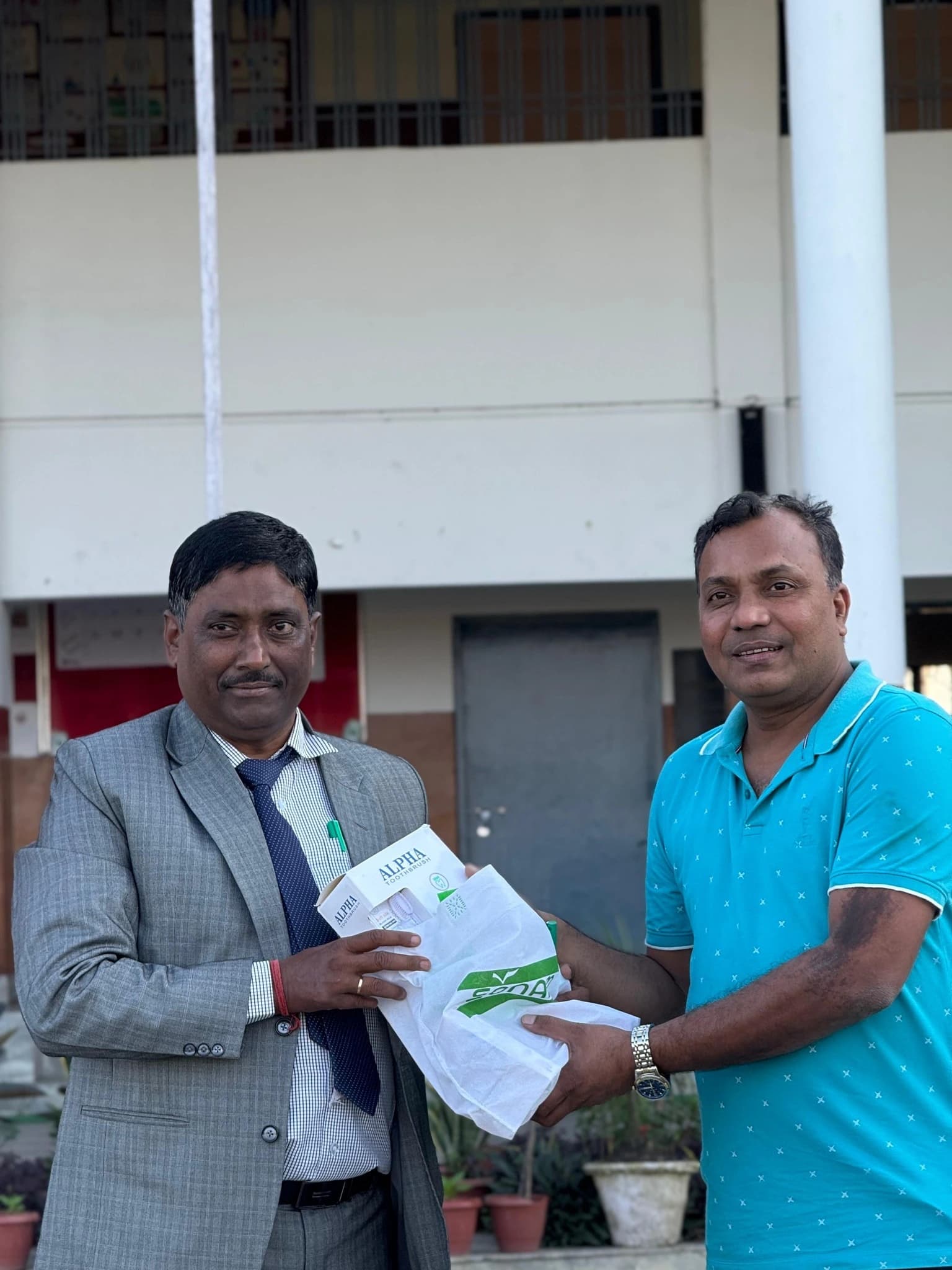 Dr. Heramb Kumar Honored at Tarachand Dhanuka Academy Dental Health Camp